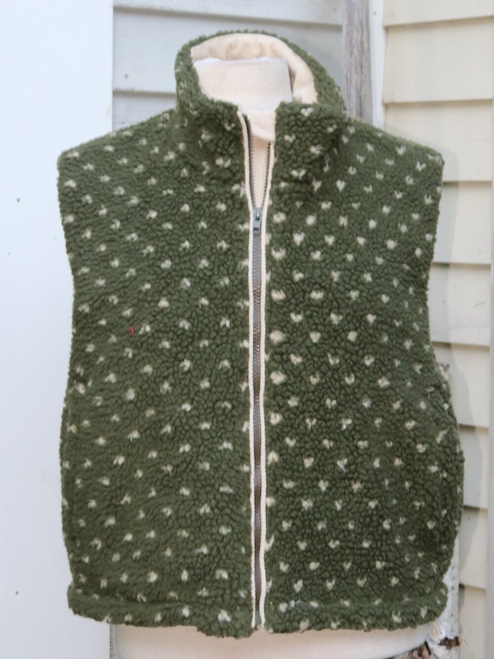 NEW Buttermelon Olive Beige Dot Sherpa Fleece Corduroy Lined Full Zip Vest Sz S